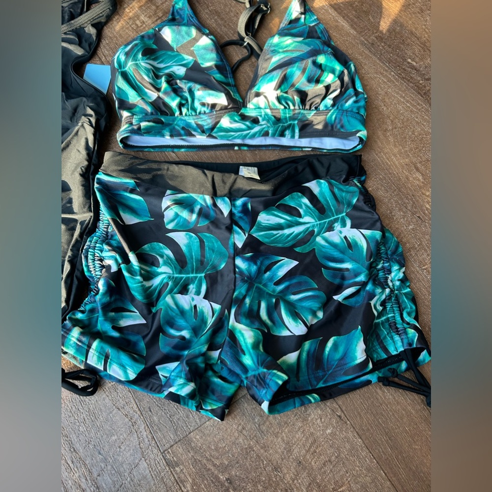 NWT three-piece swim suit-bikini and tankini all in one! Jungle leaf theme - Picture 6 of 9